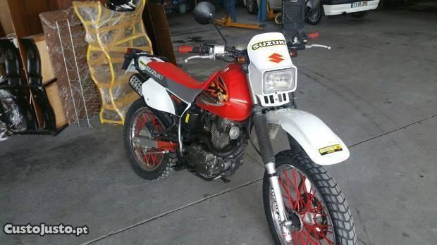 Suzuki DR 125