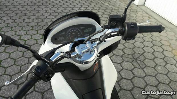 Pcx 125 com 5 mil km