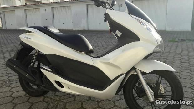 Pcx 125 com 5 mil km Pcx 125 com 5 mil km