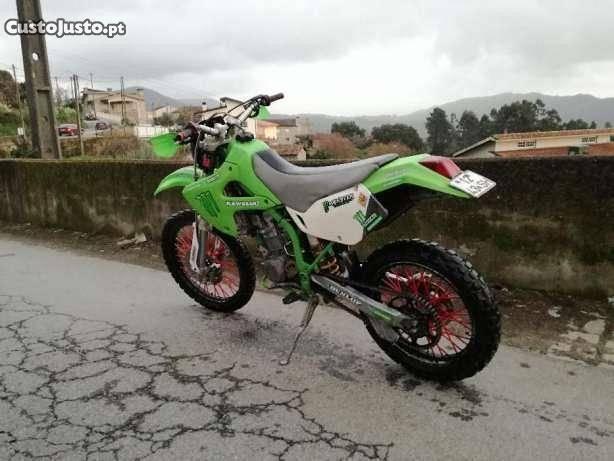 Kawasaki KLX 300R Bem estimada, pronta a andar