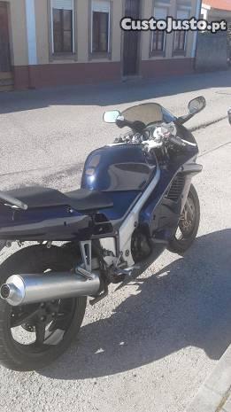 Honda vfr 750