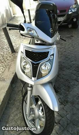 Scooter 125cc keeway outlook