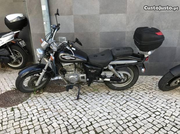 Suzuki Virago 250