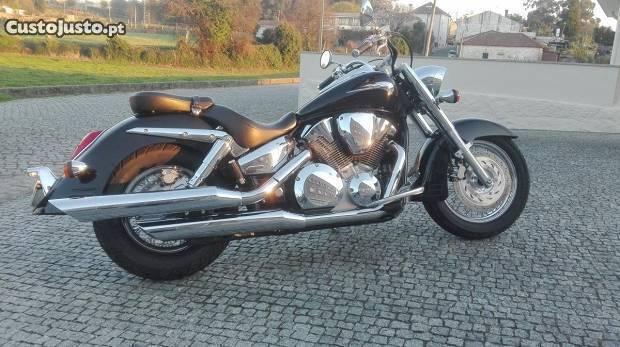 Honda VTX 1300 ( só 5400 km reais )