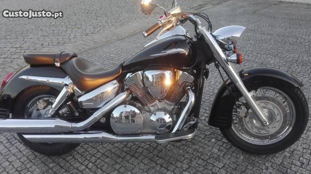 Honda VTX 1300 ( só 5400 km reais )