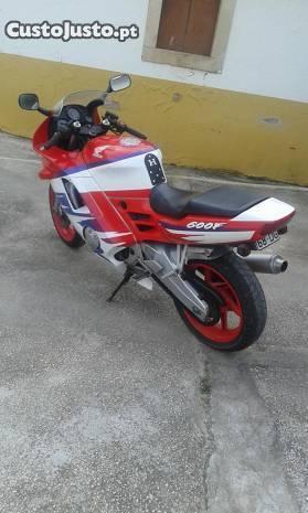 Moto Honda CBR 600 F