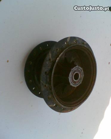 Cubo e Tambor da roda de tras da yamaha xt 350