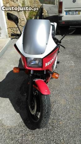 Honda vf 400 f