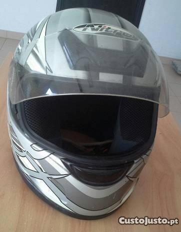 capacetes em bom estado