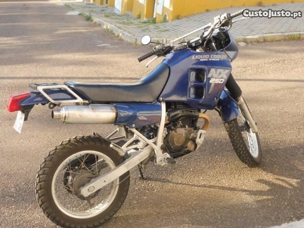 Honda NX 250...Estado razoável