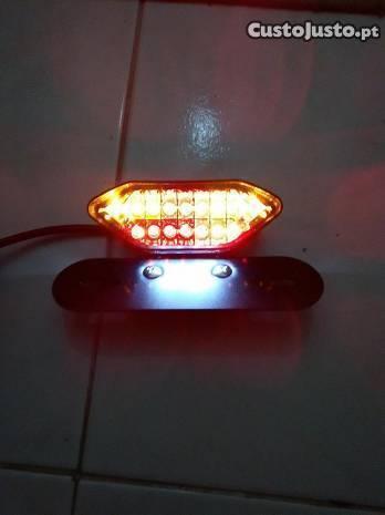 Farol traseiro de LEDs Novo