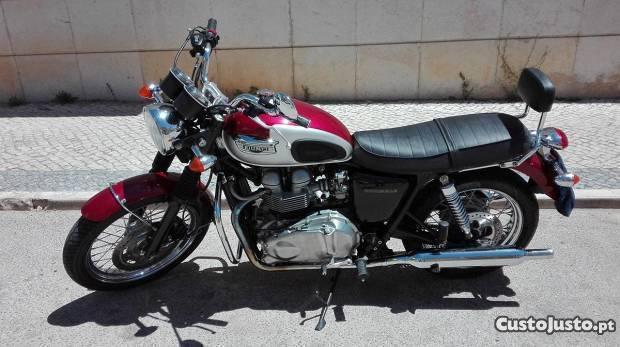 Triumph Bonneville 790 cm3