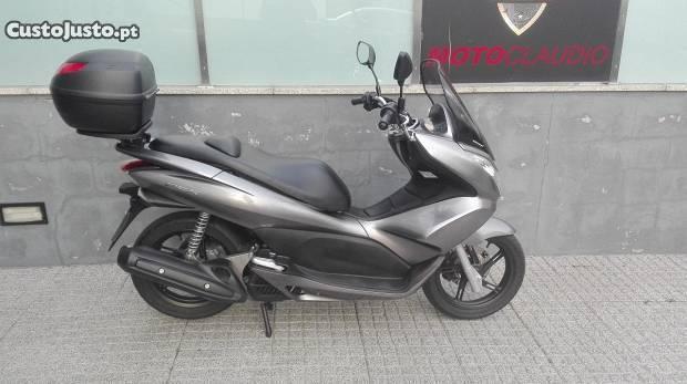 Honda Pcx 125 ( só 11000 km )