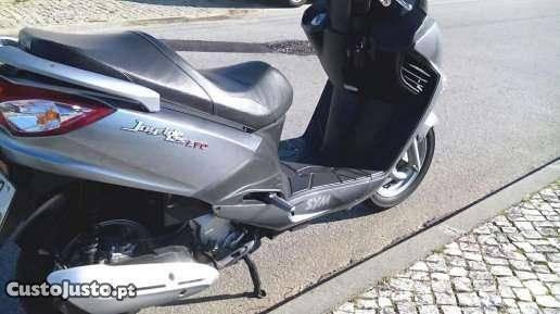 Maxi Scooter Sym 125
