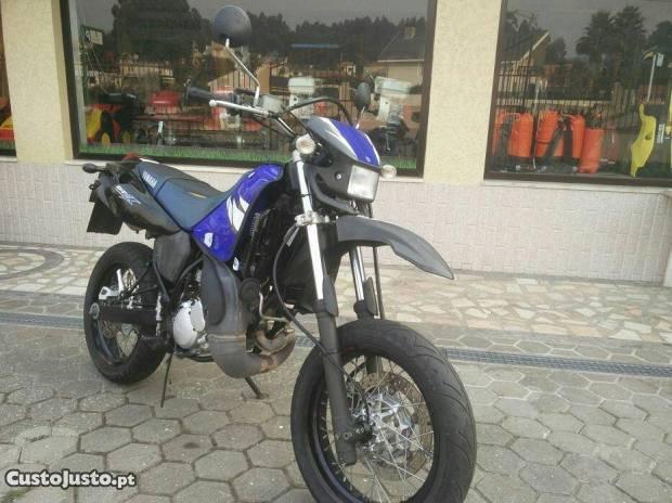 Moto Yamaha DT125X