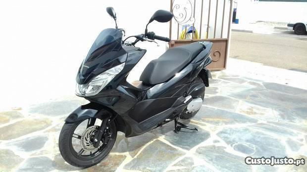 Honda pcx (987km) c/nova