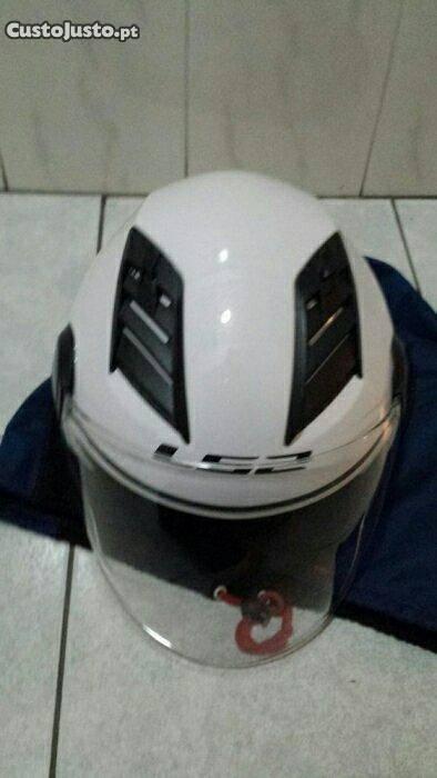 Capacete novo LS2 aberto