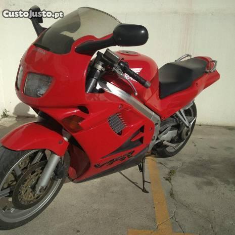 Honda VFR 750 RC36-ii