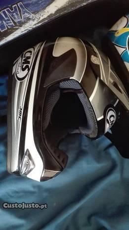 Capacetes cms em bom estado