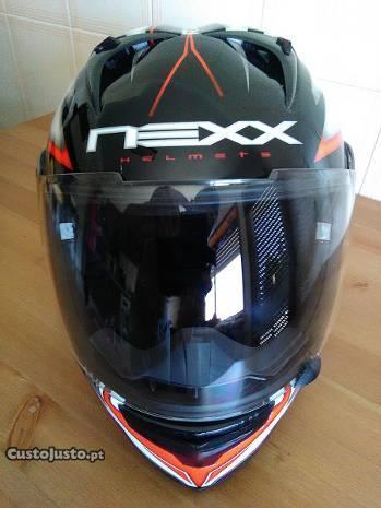 Capacete NEXX XR1 em Bom Estado de Conservação (M)