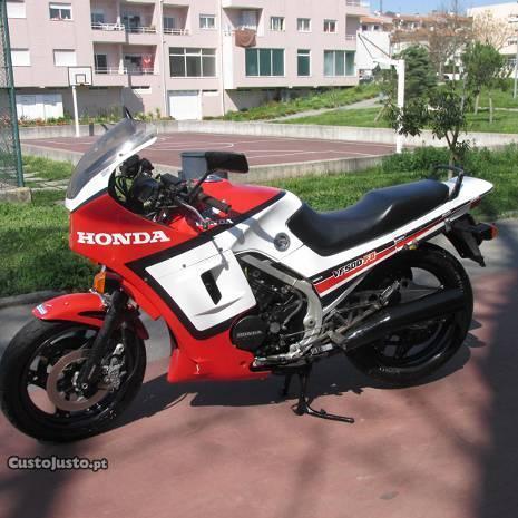 Honda VF 500 FII Anos 80 - Isenta de Selo