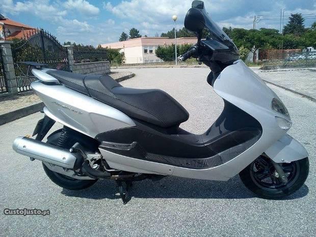 Yamaha magesty 125