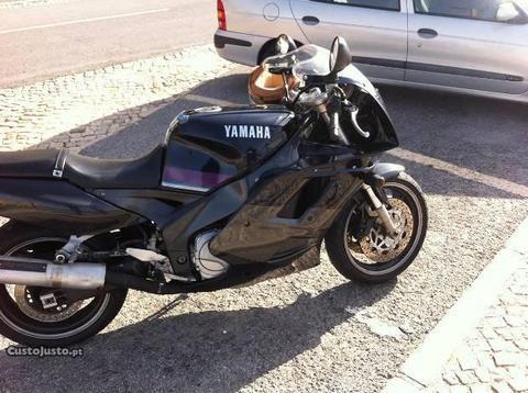 Yamaha FZR 1000