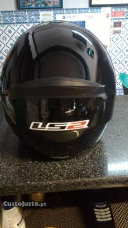 Capacete com 1 mês de uso