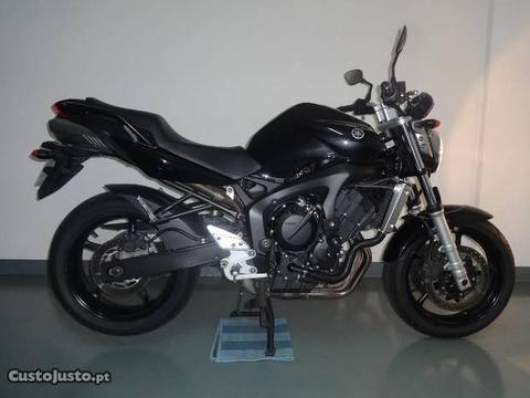 Moto Yamaha FZ6N