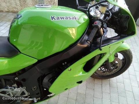 Kawasaki zxr750. Troco