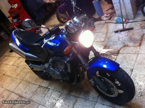 Honda hornet com 19 mil km