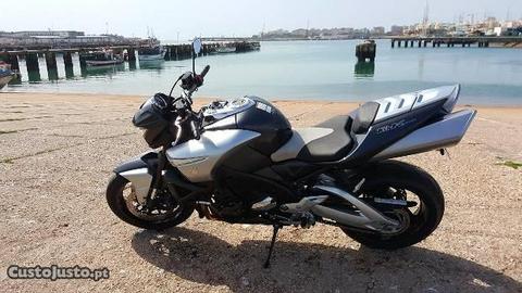 Suzuki B-King 1340cc