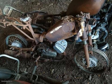 Quadro de Famel com docs