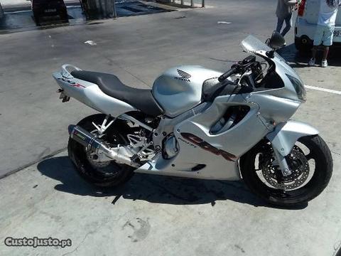 Honda cbr600 f1