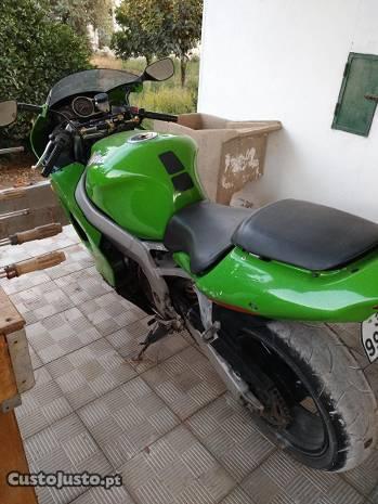 Kawasaki zx9