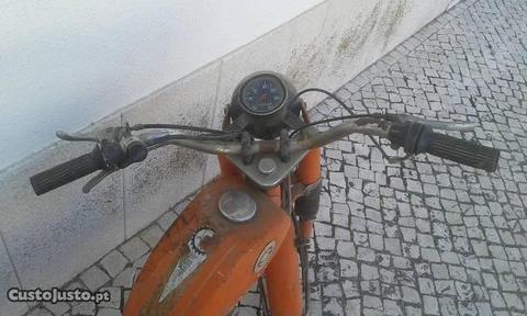 Conta quilómetros FAMEL XF-17