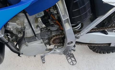 Várias peças motor e chassi yamaha yz 250