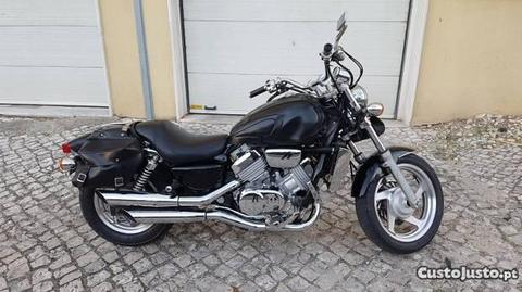 Honda vf 750 de 99 com nova sem cualquer prubelema