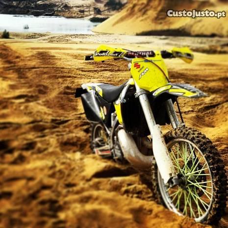 Suzuki RM 250 MATRICULADA com kit luz
