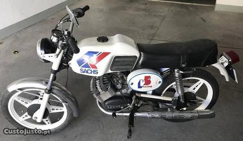 Sis Sachs V5 racing