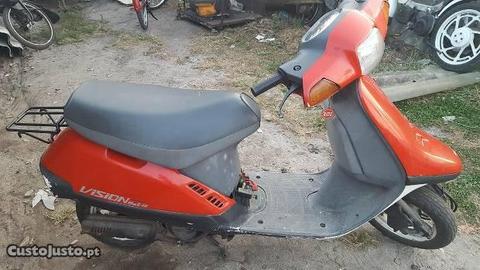 Honda Vision a trabalhar s/d