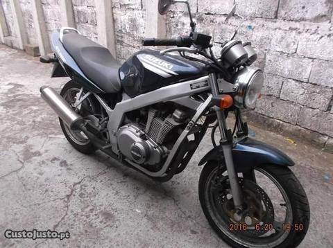 Suzuki GS 500