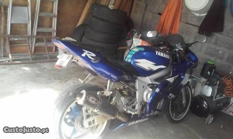 mota de pista R6