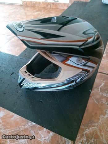 Capacete cms