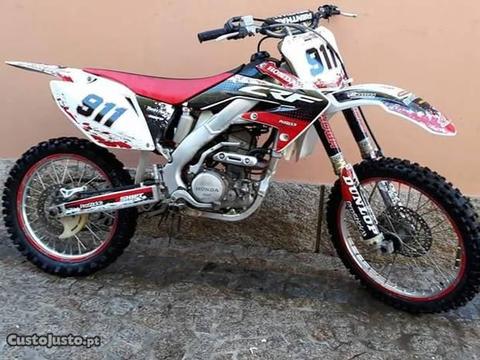 Honda crf 250 em otimo estado algo negociável