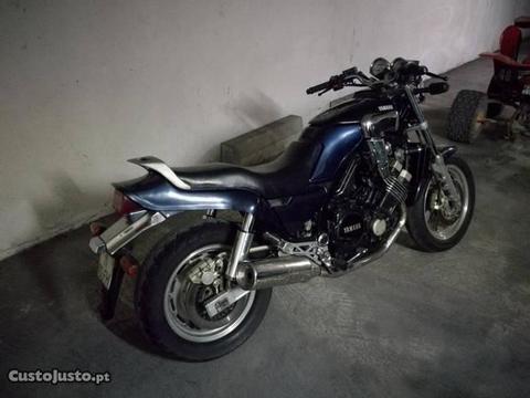 Yamaha FZX 750