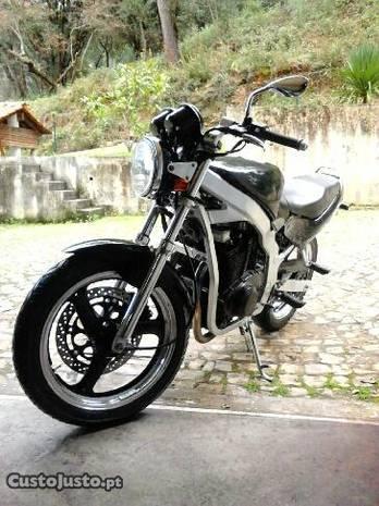 Suzuki Gs500