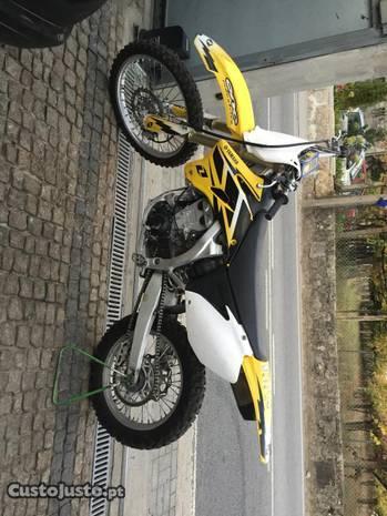 Yamaha yz250f 2008