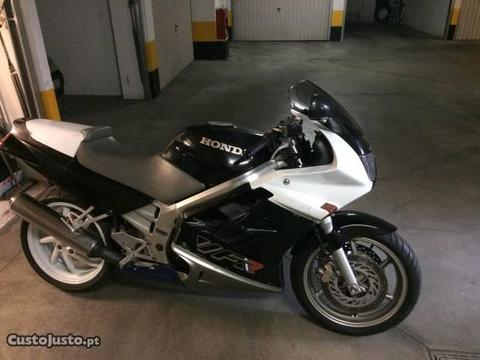 Honda VFR 750