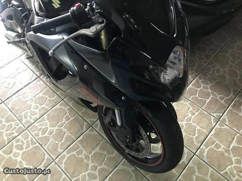 Suzuki GSXR 600 k7